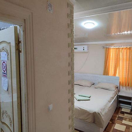 Family Guest House - Friends-J Νούκους Εξωτερικό φωτογραφία