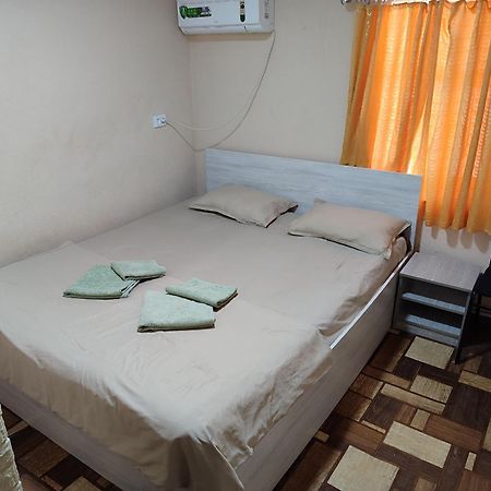 Family Guest House - Friends-J Νούκους Εξωτερικό φωτογραφία